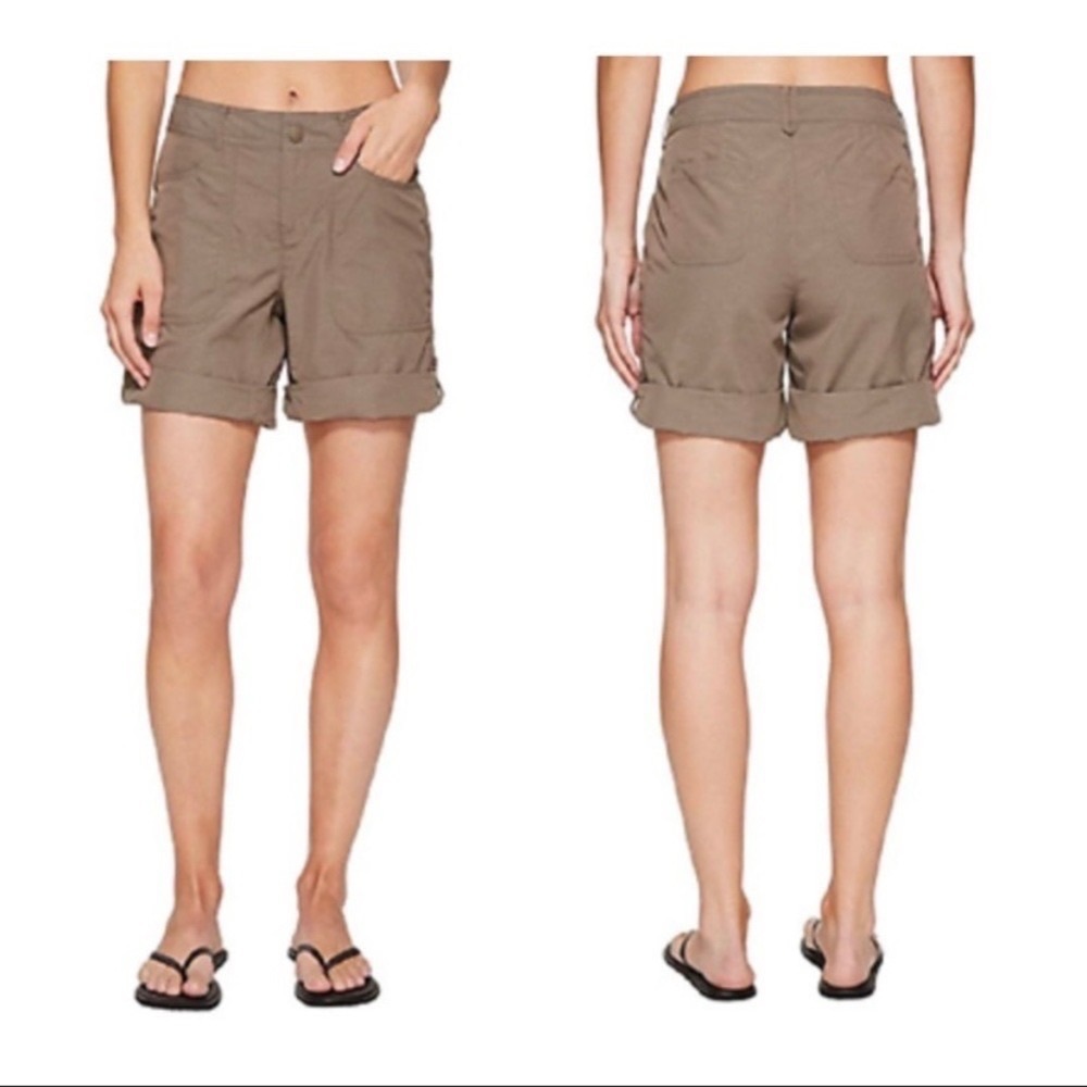 *SOLD* The North Face Horizon 2.0 Roll-Up Shorts Size 2